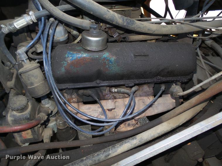 image for item L4044 1979 Ford 800 dump truck