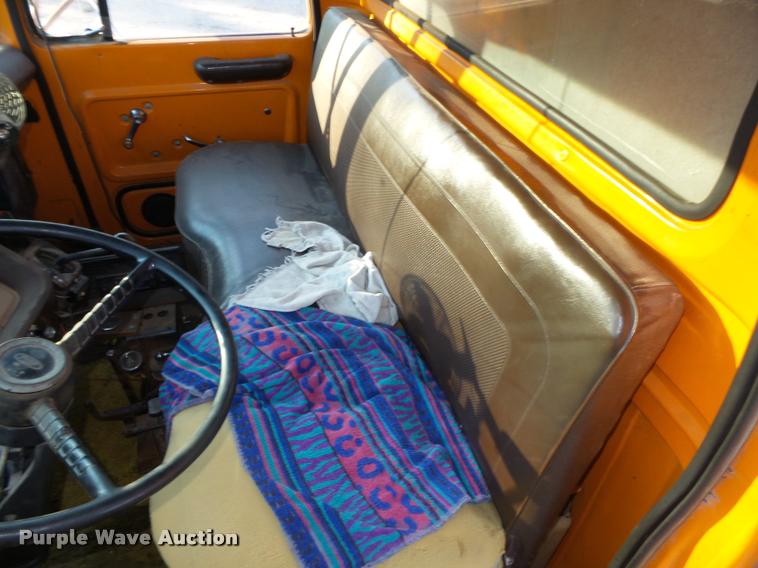 image for item L4044 1979 Ford 800 dump truck