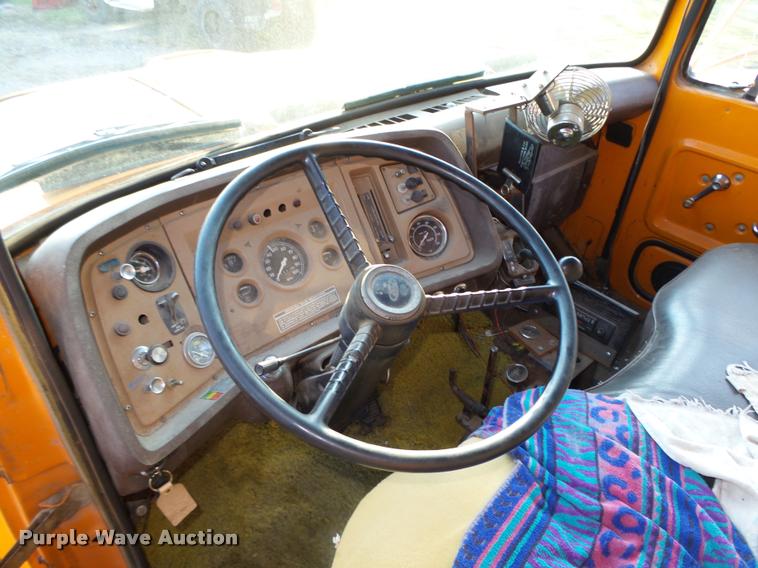 image for item L4044 1979 Ford 800 dump truck