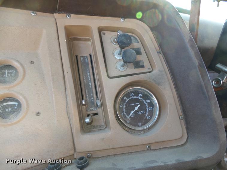 image for item L4044 1979 Ford 800 dump truck