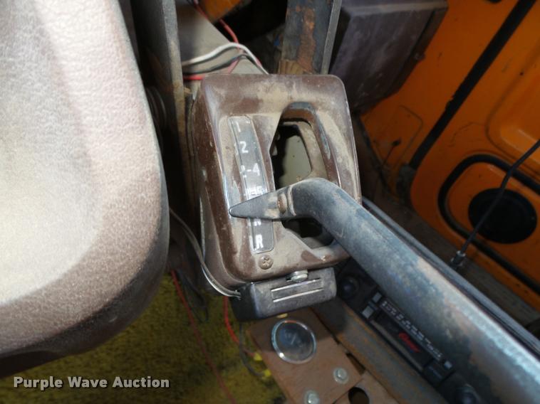 image for item L4044 1979 Ford 800 dump truck