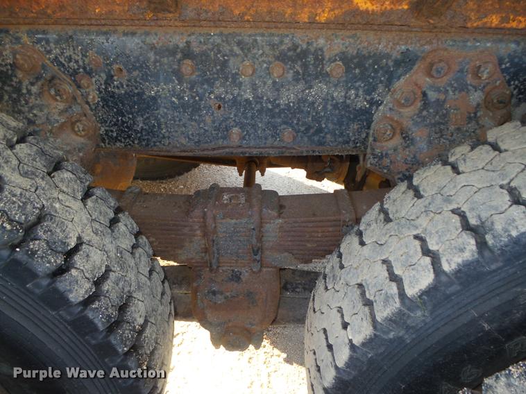 image for item L4044 1979 Ford 800 dump truck