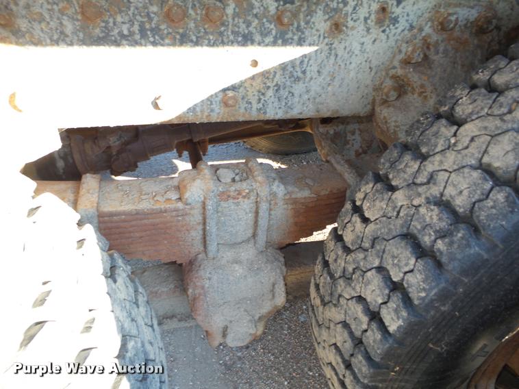 image for item L4044 1979 Ford 800 dump truck