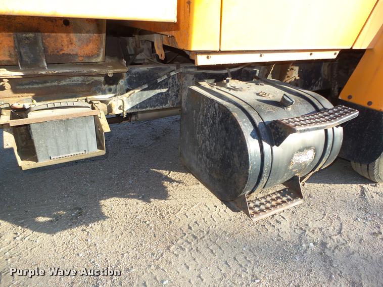 image for item L4044 1979 Ford 800 dump truck