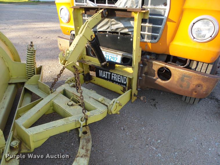 image for item L4044 1979 Ford 800 dump truck