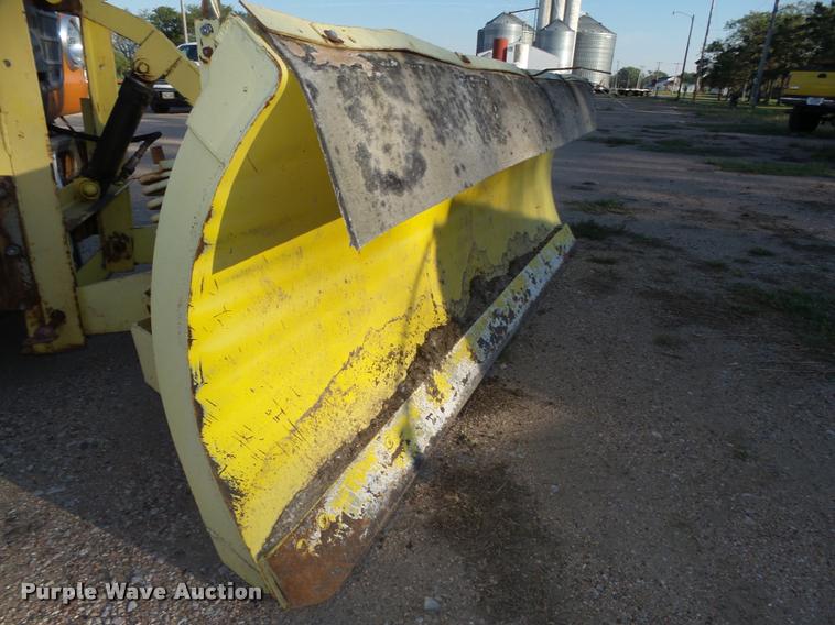 image for item L4044 1979 Ford 800 dump truck