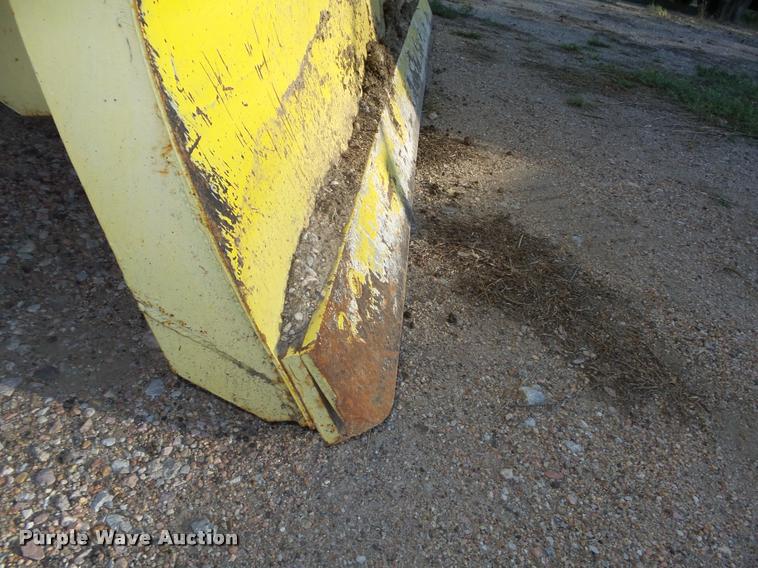 image for item L4044 1979 Ford 800 dump truck