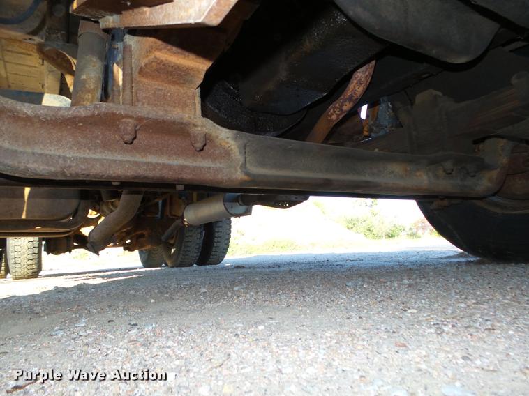 image for item L4044 1979 Ford 800 dump truck