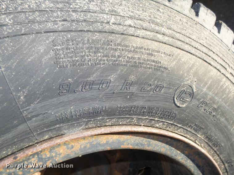 image for item L4044 1979 Ford 800 dump truck