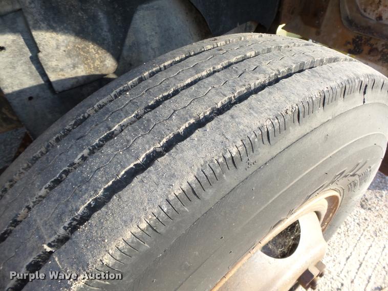 image for item L4044 1979 Ford 800 dump truck