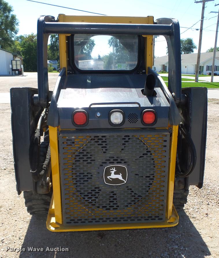 image for item L4047 2010 John Deere 318D skid steer