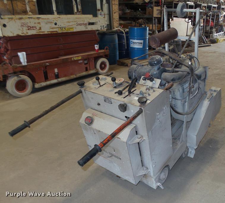 image for item L4061 Edco SS24-35 concrete saw