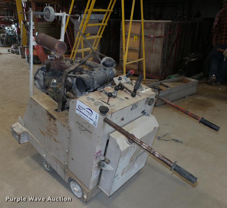 image for item L4061 Edco SS24-35 concrete saw