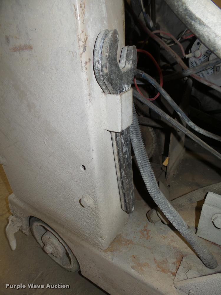 image for item L4061 Edco SS24-35 concrete saw