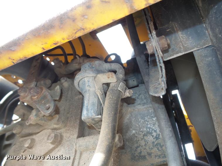 image for item L4062 1995 Crack Pro 400 tar kettle