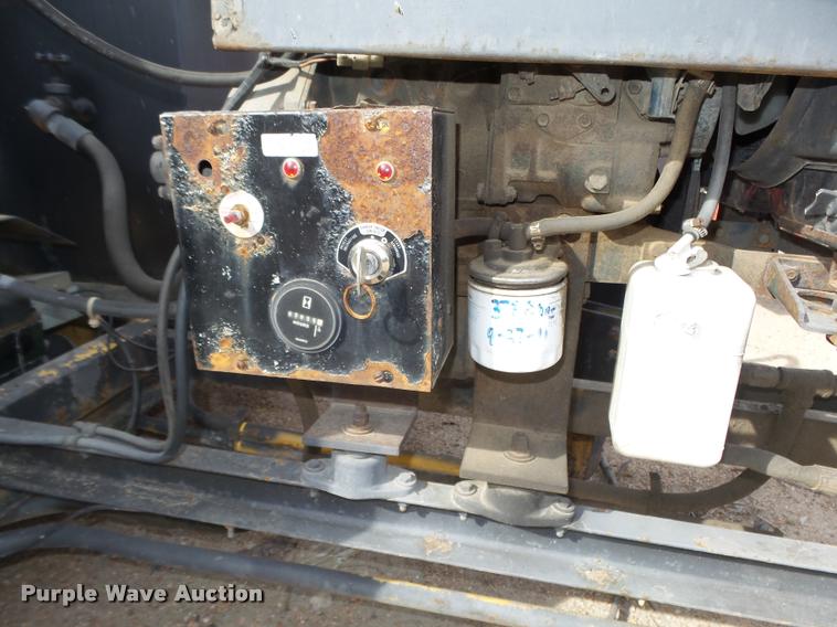 image for item L4062 1995 Crack Pro 400 tar kettle