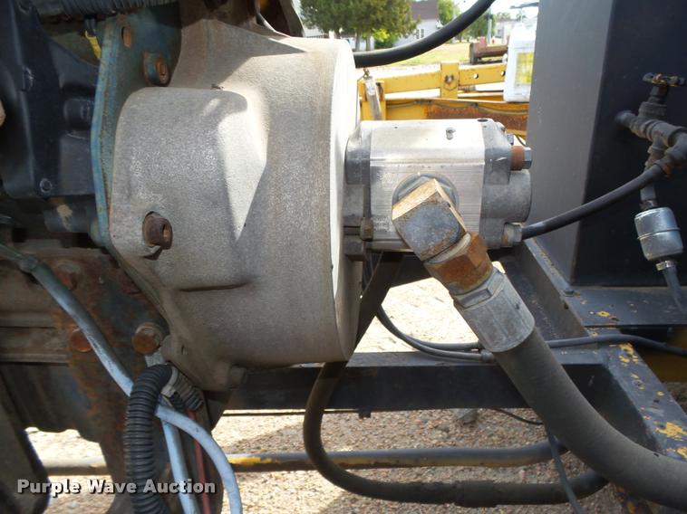 image for item L4062 1995 Crack Pro 400 tar kettle