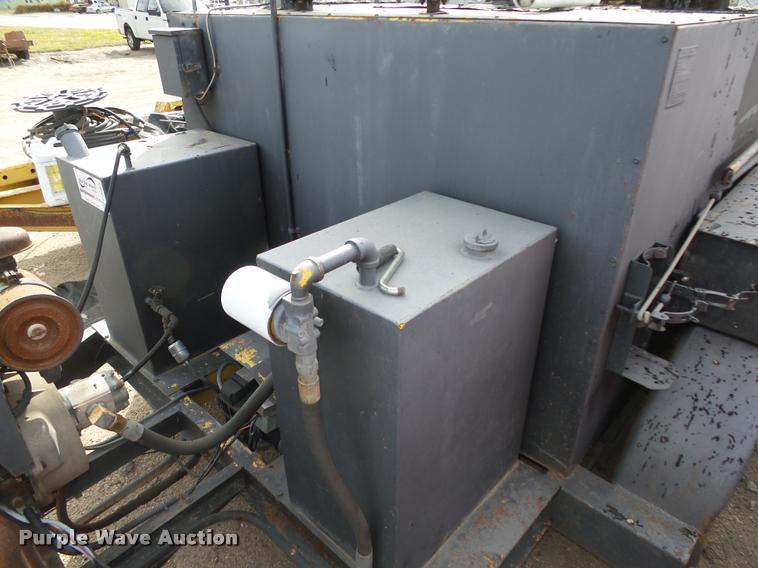 image for item L4062 1995 Crack Pro 400 tar kettle