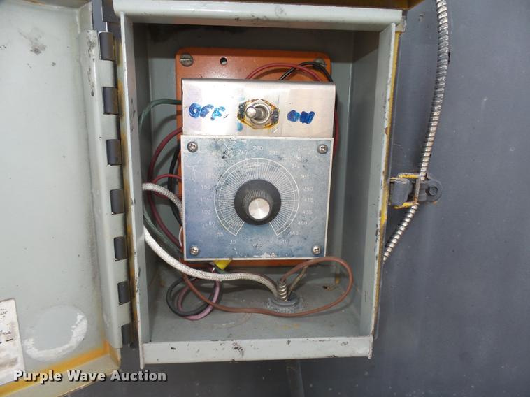 image for item L4062 1995 Crack Pro 400 tar kettle