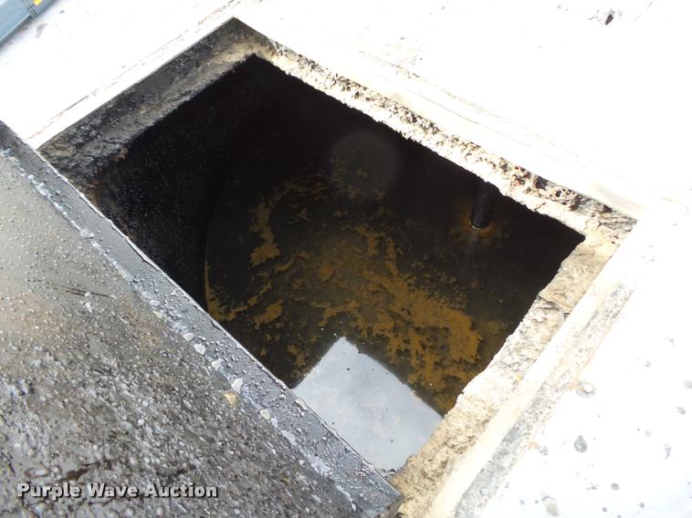 image for item L4062 1995 Crack Pro 400 tar kettle