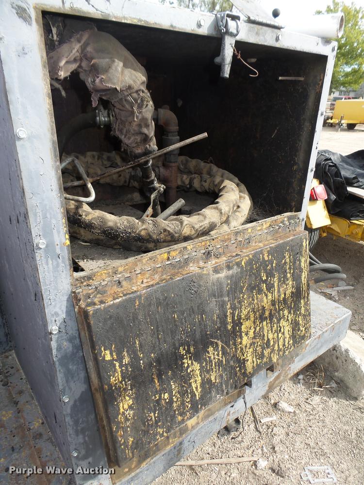 image for item L4062 1995 Crack Pro 400 tar kettle