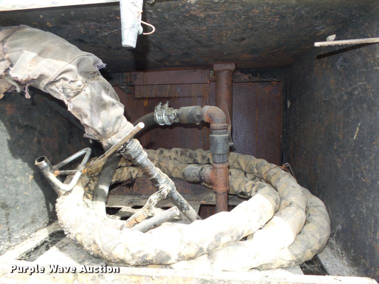 image for item L4062 1995 Crack Pro 400 tar kettle