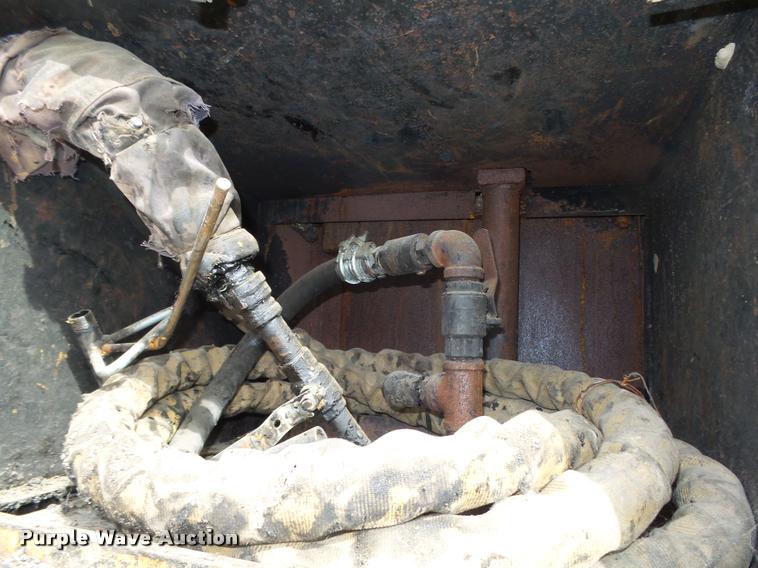 image for item L4062 1995 Crack Pro 400 tar kettle