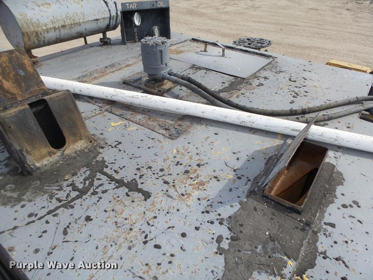 image for item L4062 1995 Crack Pro 400 tar kettle