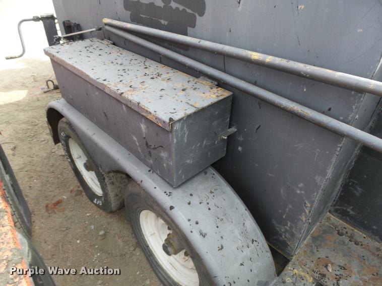 image for item L4062 1995 Crack Pro 400 tar kettle