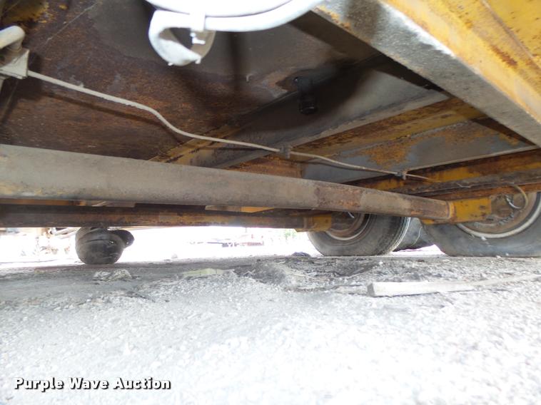 image for item L4062 1995 Crack Pro 400 tar kettle