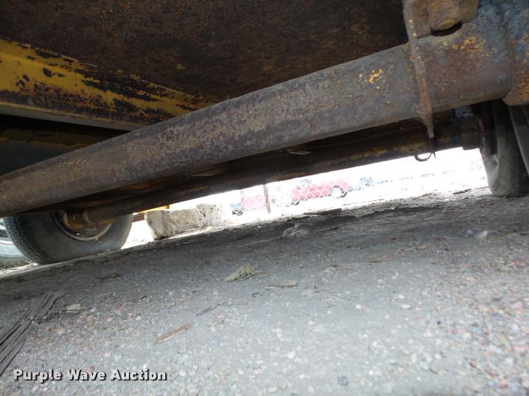 image for item L4062 1995 Crack Pro 400 tar kettle