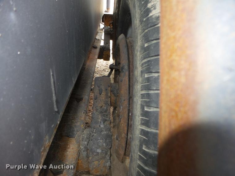 image for item L4062 1995 Crack Pro 400 tar kettle