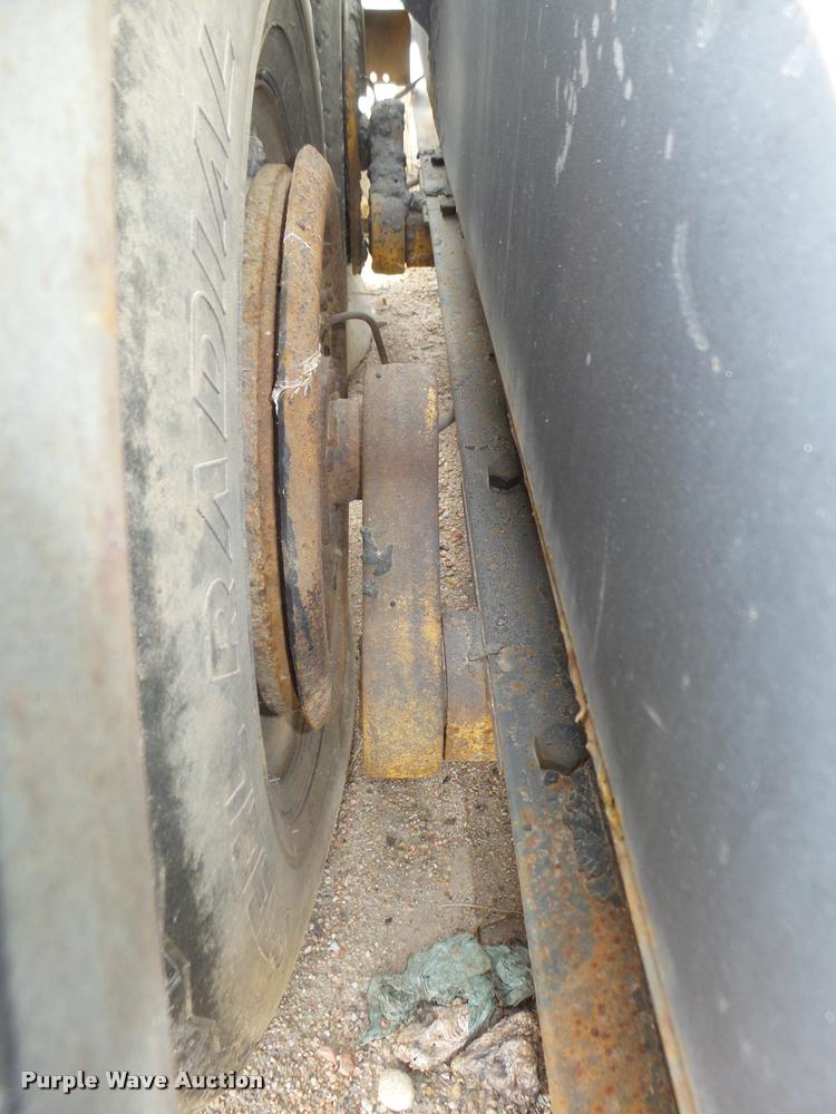 image for item L4062 1995 Crack Pro 400 tar kettle