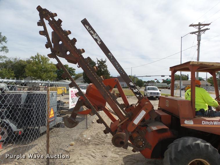 image for item L4063 Ditch Witch 6510DD trencher