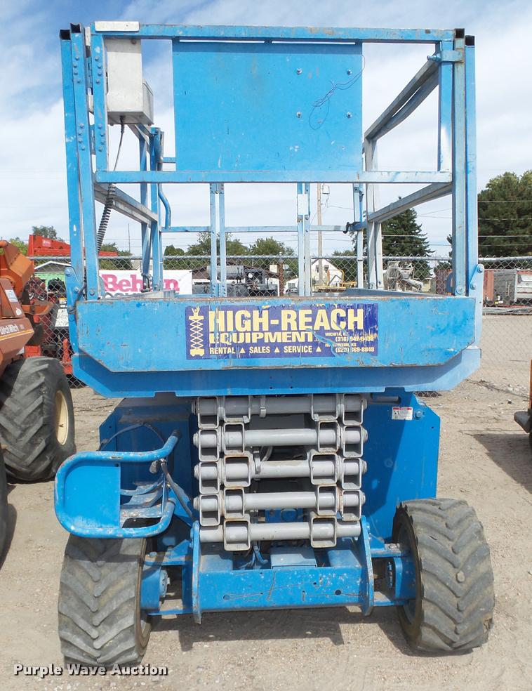 image for item L4066 2002 Genie GS-3268 scissor lift