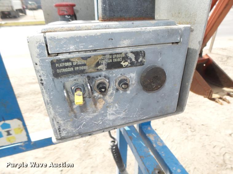 image for item L4066 2002 Genie GS-3268 scissor lift