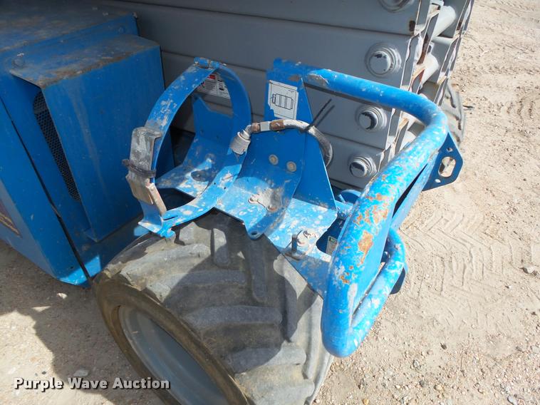 image for item L4066 2002 Genie GS-3268 scissor lift