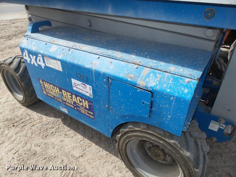 image for item L4066 2002 Genie GS-3268 scissor lift