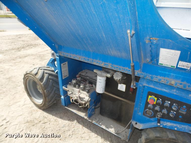 image for item L4066 2002 Genie GS-3268 scissor lift