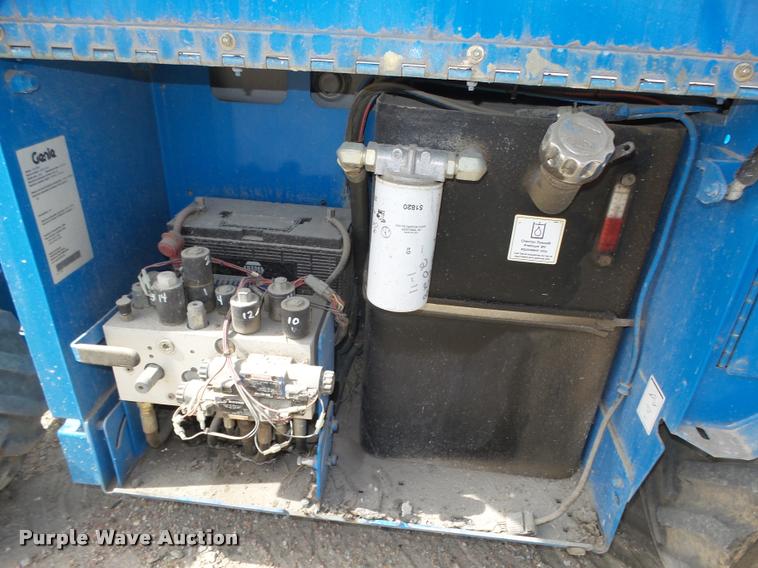 image for item L4066 2002 Genie GS-3268 scissor lift