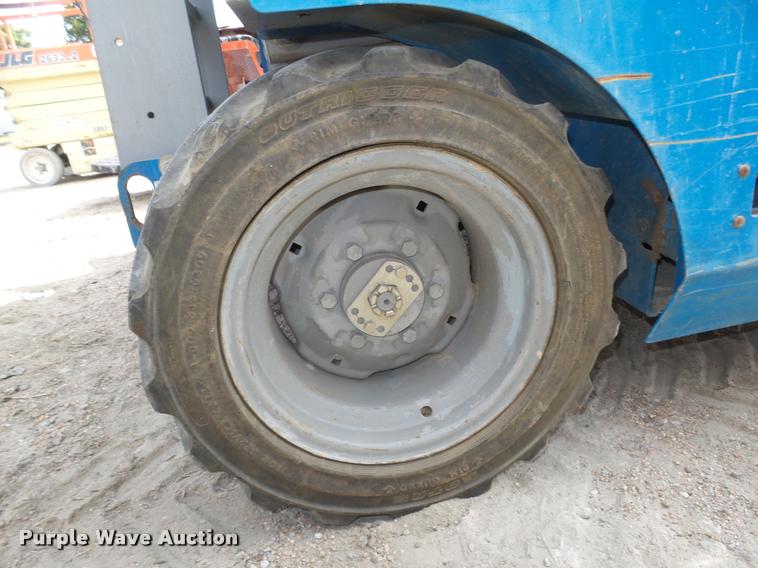 image for item L4066 2002 Genie GS-3268 scissor lift