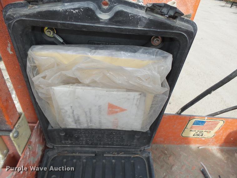 image for item L4067 JLG 2632E2 scissor lift