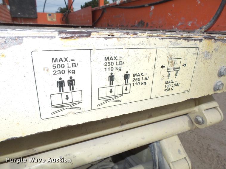 image for item L4067 JLG 2632E2 scissor lift