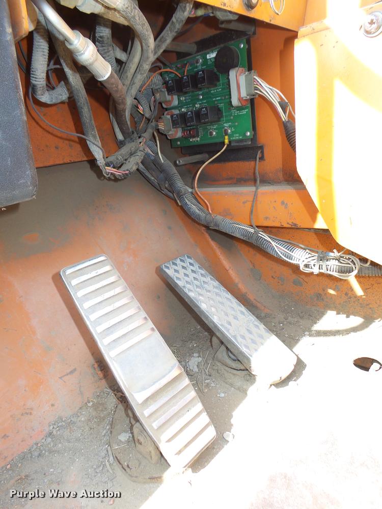 image for item L4068 Lull 644D-34 Highlander telehandler