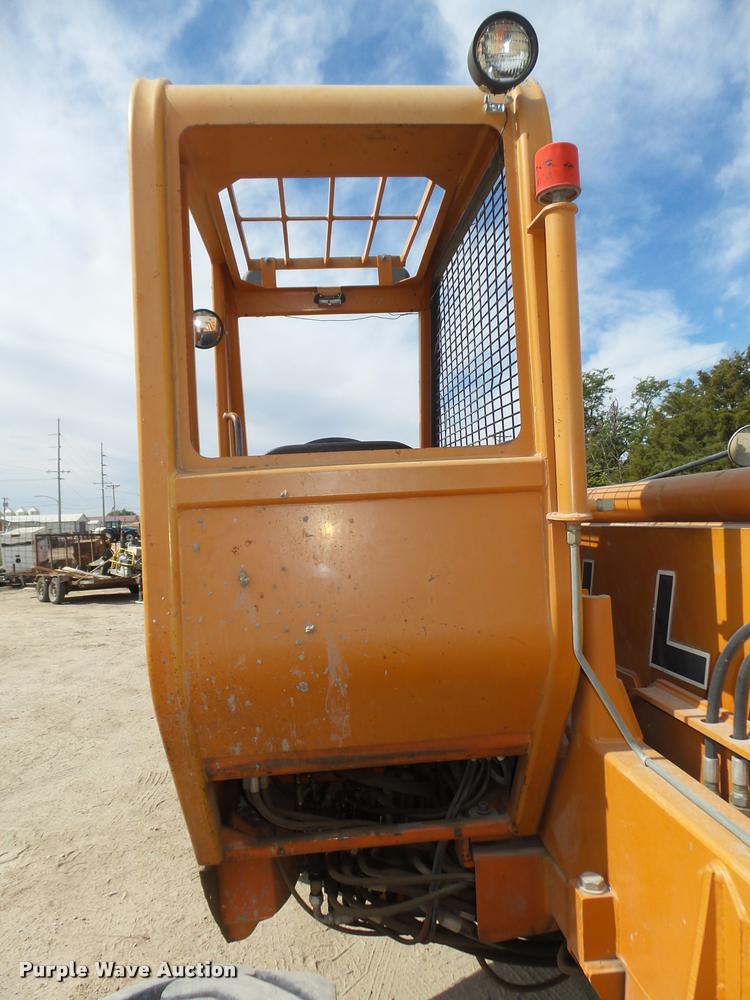 image for item L4068 Lull 644D-34 Highlander telehandler