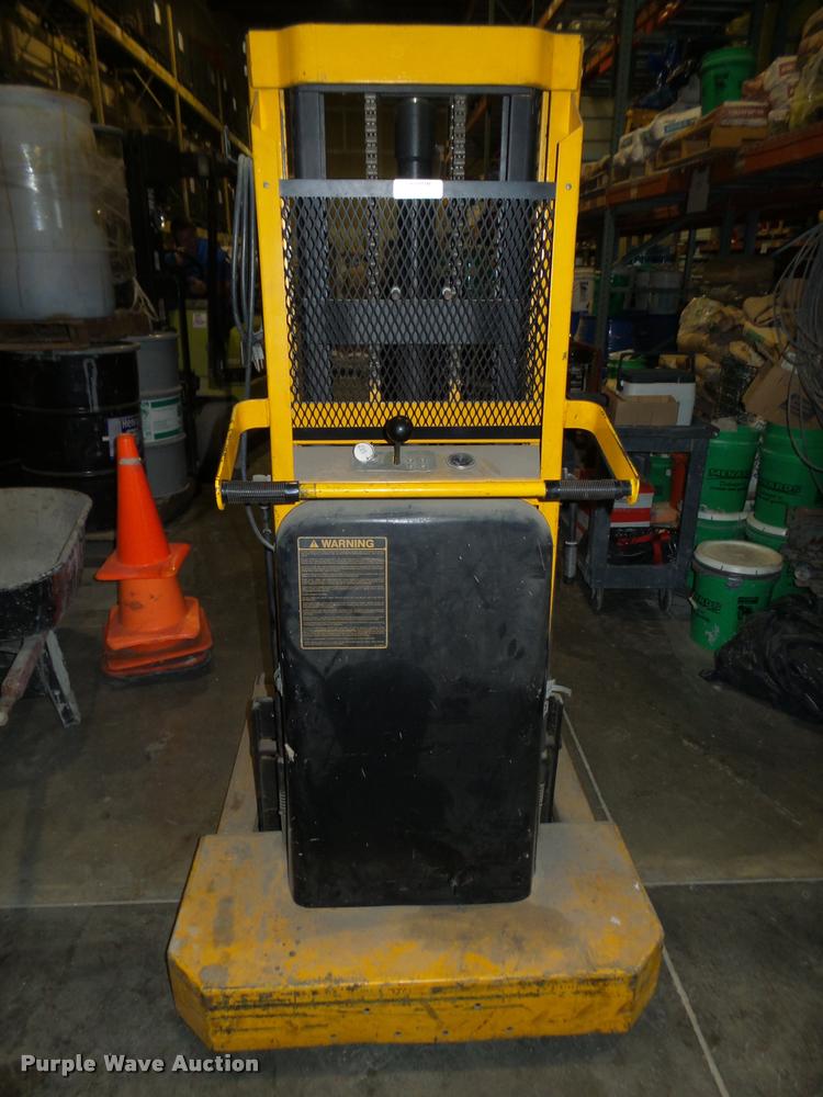 image for item L4071 IBH Big Joe 1524-T8 material lift