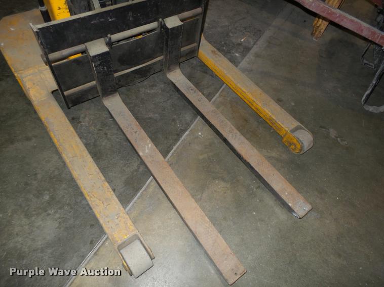 image for item L4071 IBH Big Joe 1524-T8 material lift