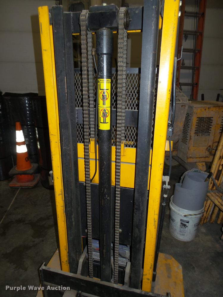 image for item L4071 IBH Big Joe 1524-T8 material lift