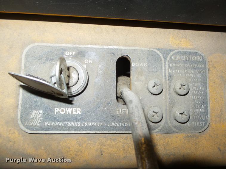 image for item L4071 IBH Big Joe 1524-T8 material lift