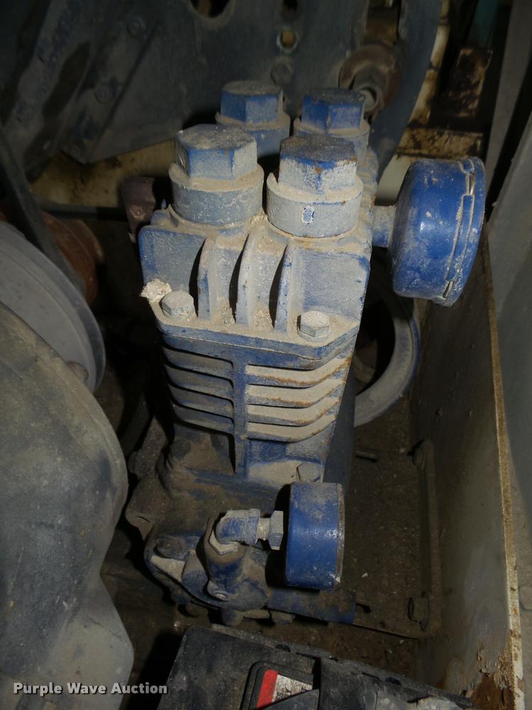 image for item L4075 Putzmeister fire proofing pump